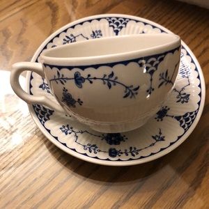 NWOT Mason’s “Denmark Blue” ironstone cup and saucer white w/blue vine pattern